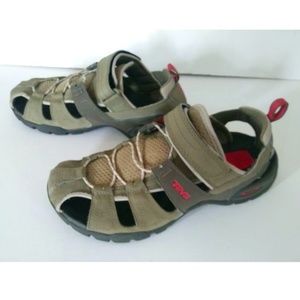 Almost New Teva Forebay Women's Walking Hiking Shoe 8.5